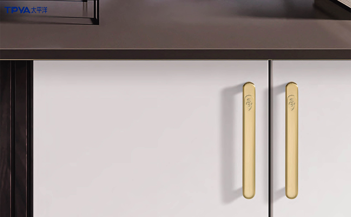 柜子门把手撞墙怎么办？